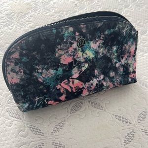 Lululemon makeup bag